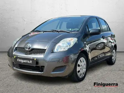 Toyota Yaris 1.D-4D DPF 5 porte del 2010 usata a Poggiridenti