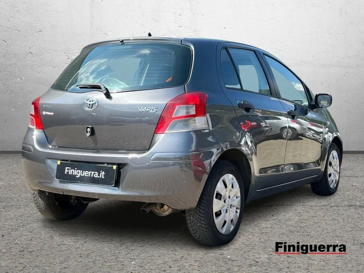 Toyota Yaris usata a Sondrio (4)