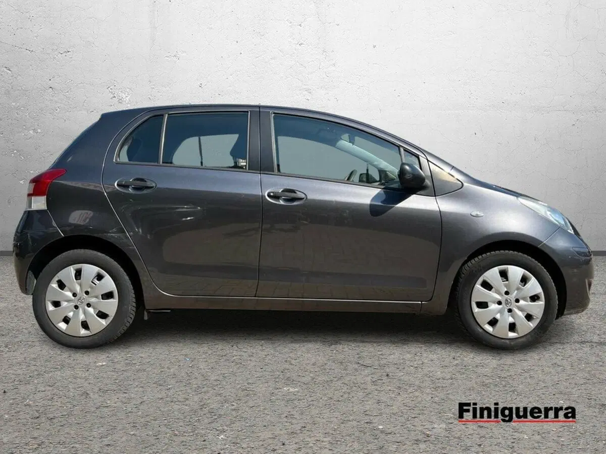 Toyota Yaris usata a Sondrio (5)