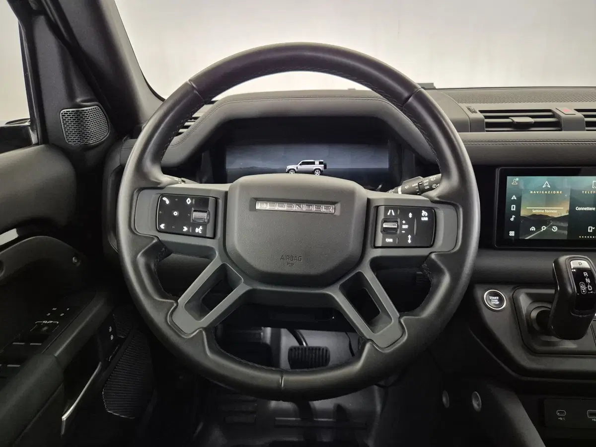 Land Rover Defender usata a Torino (18)