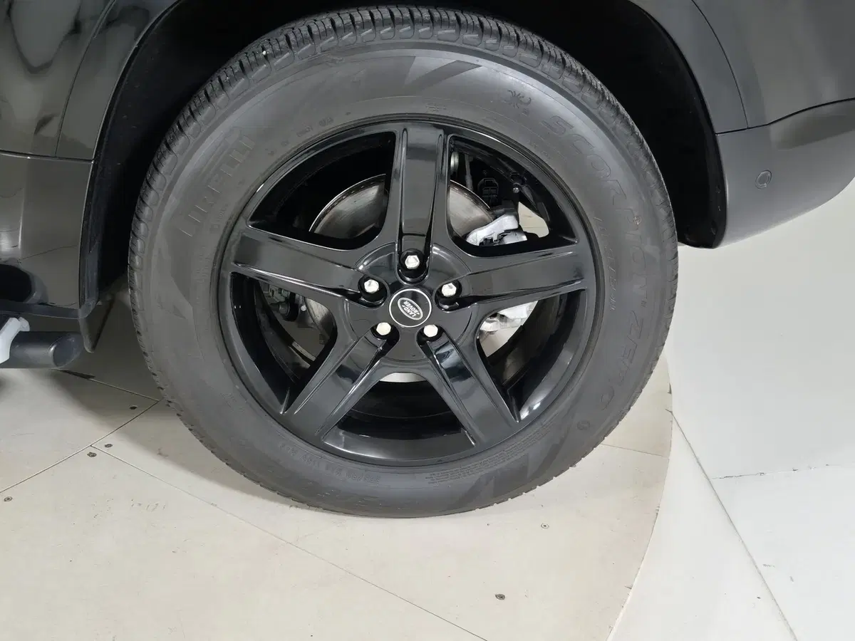 Land Rover Defender usata a Torino (9)