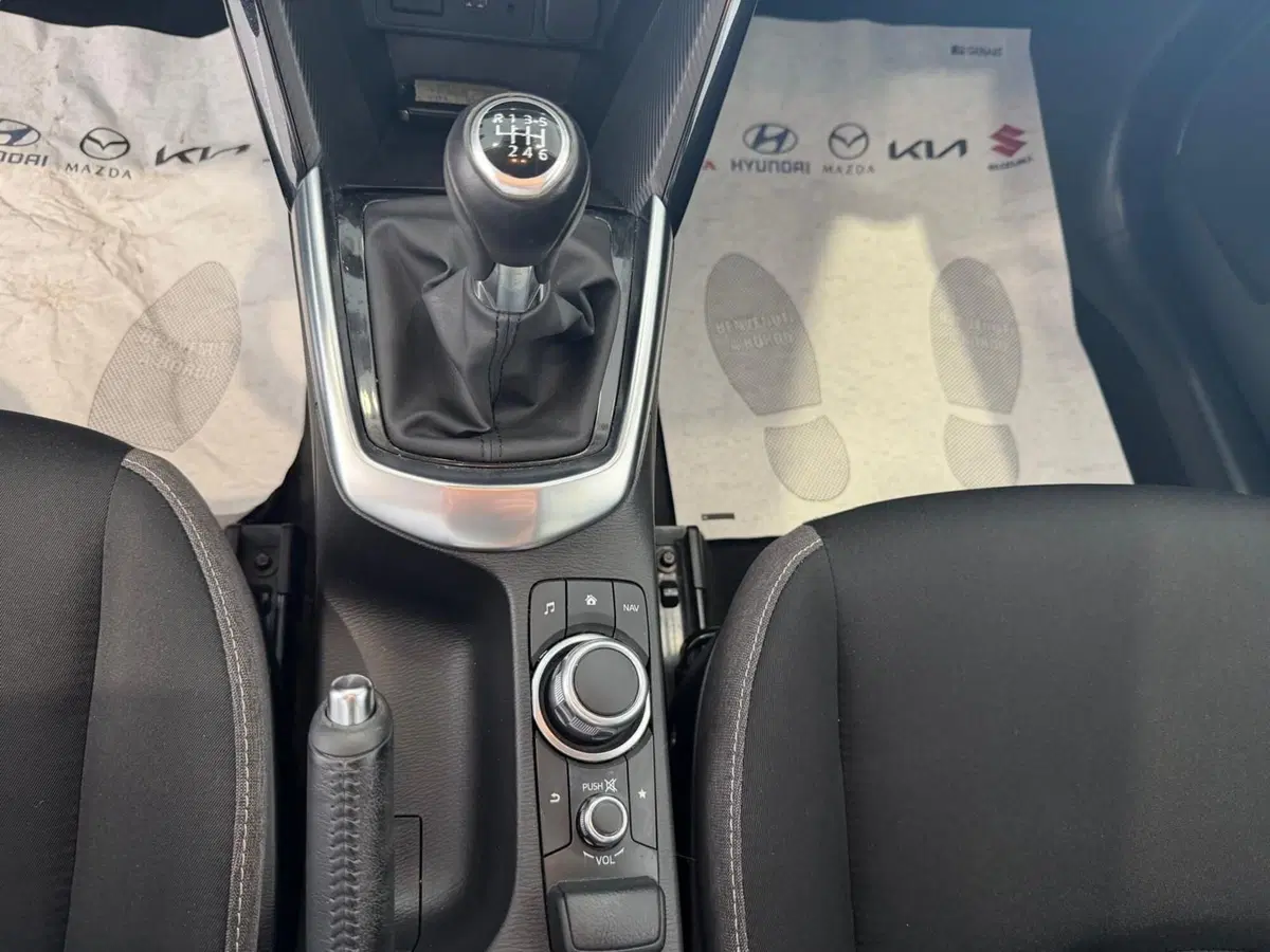 Mazda Mazda2 usata a Napoli (17)