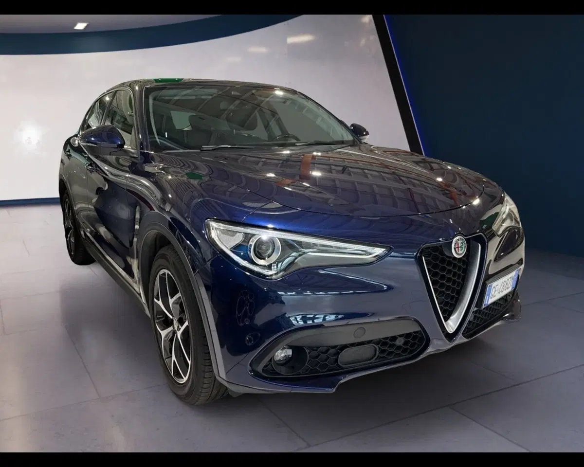 Alfa Romeo Stelvio usata a Torino (3)