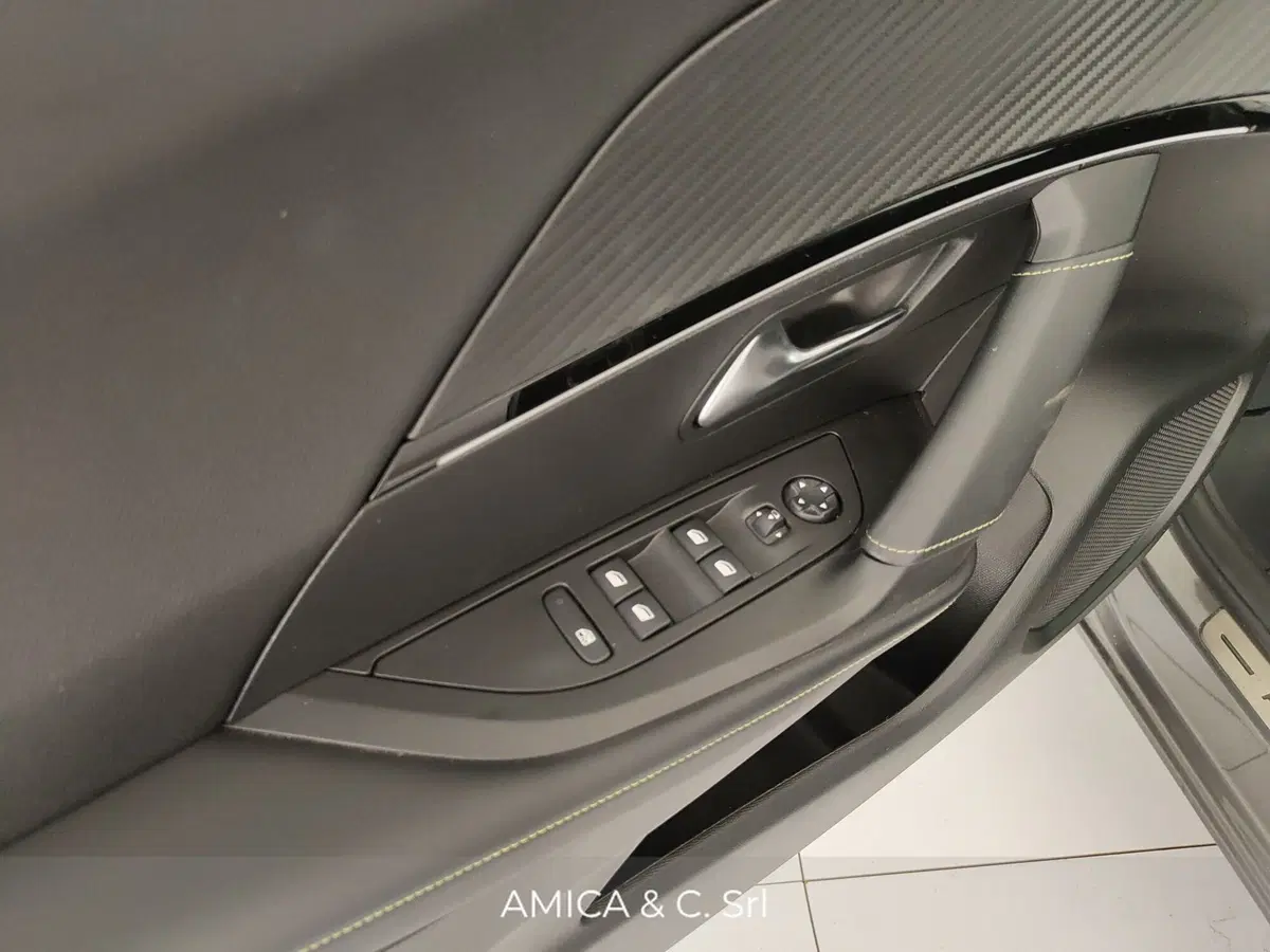 Peugeot 2008 usata a Caserta (15)