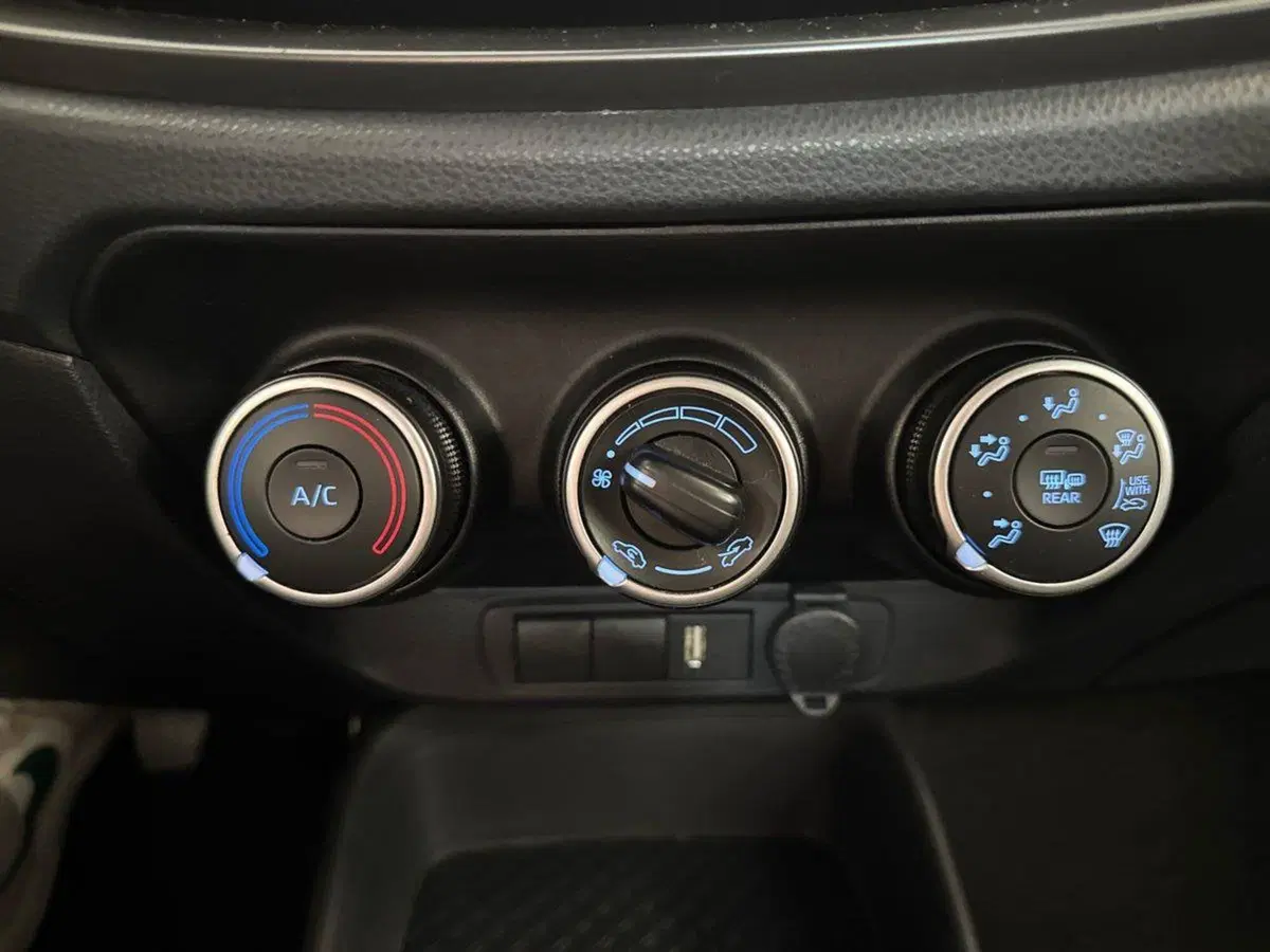 Toyota Aygo X usata a Prato (15)