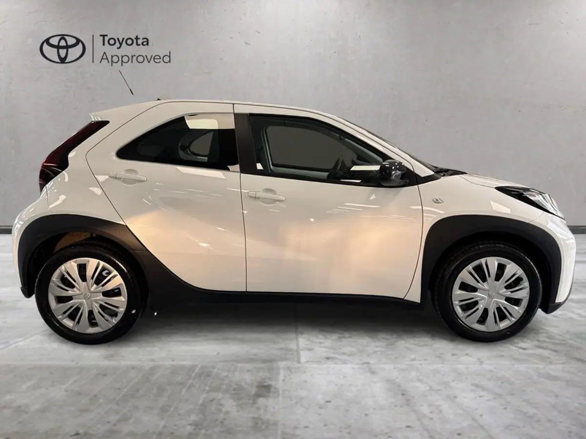 Toyota Aygo X usata a Prato (5)