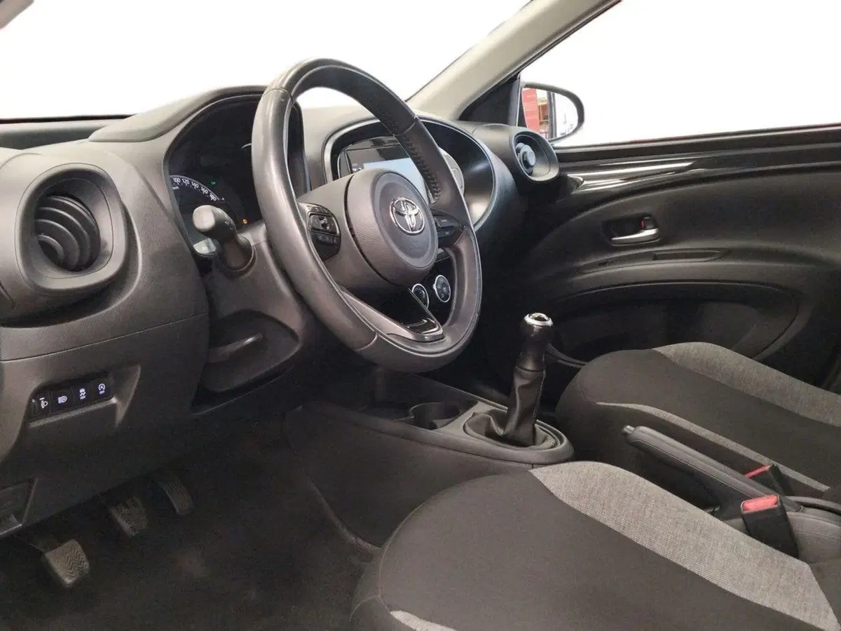 Toyota Aygo X usata a Roma (7)