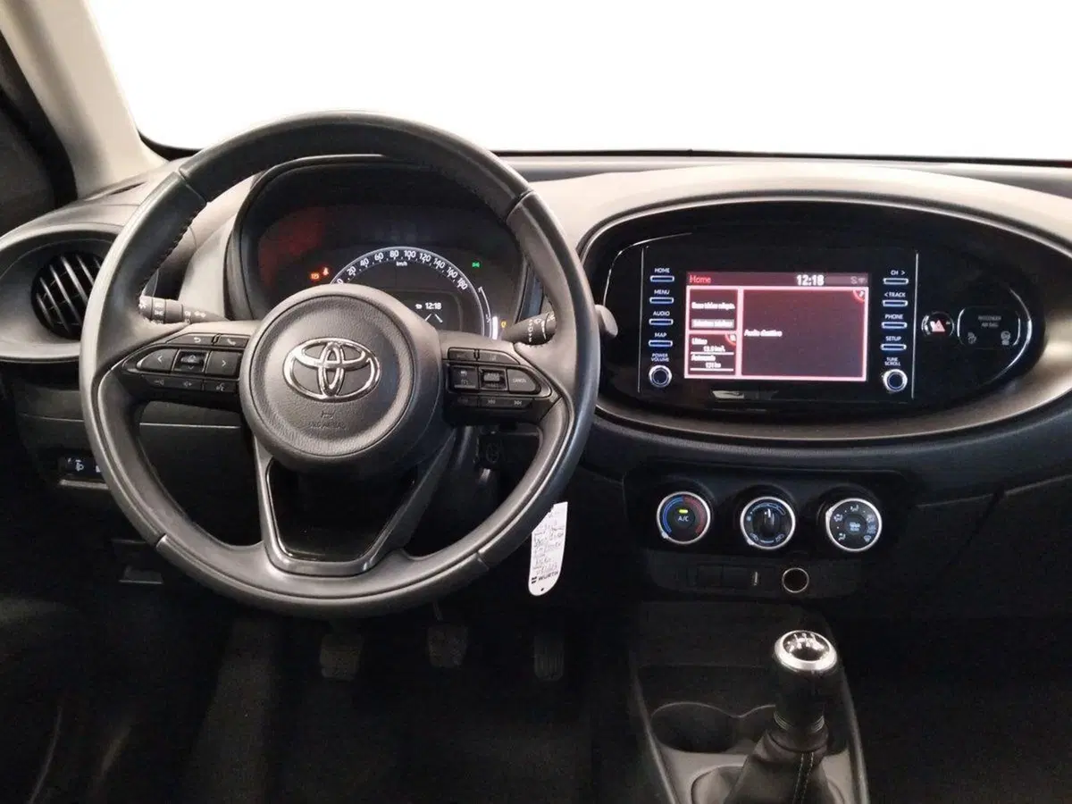 Toyota Aygo X usata a Roma (8)