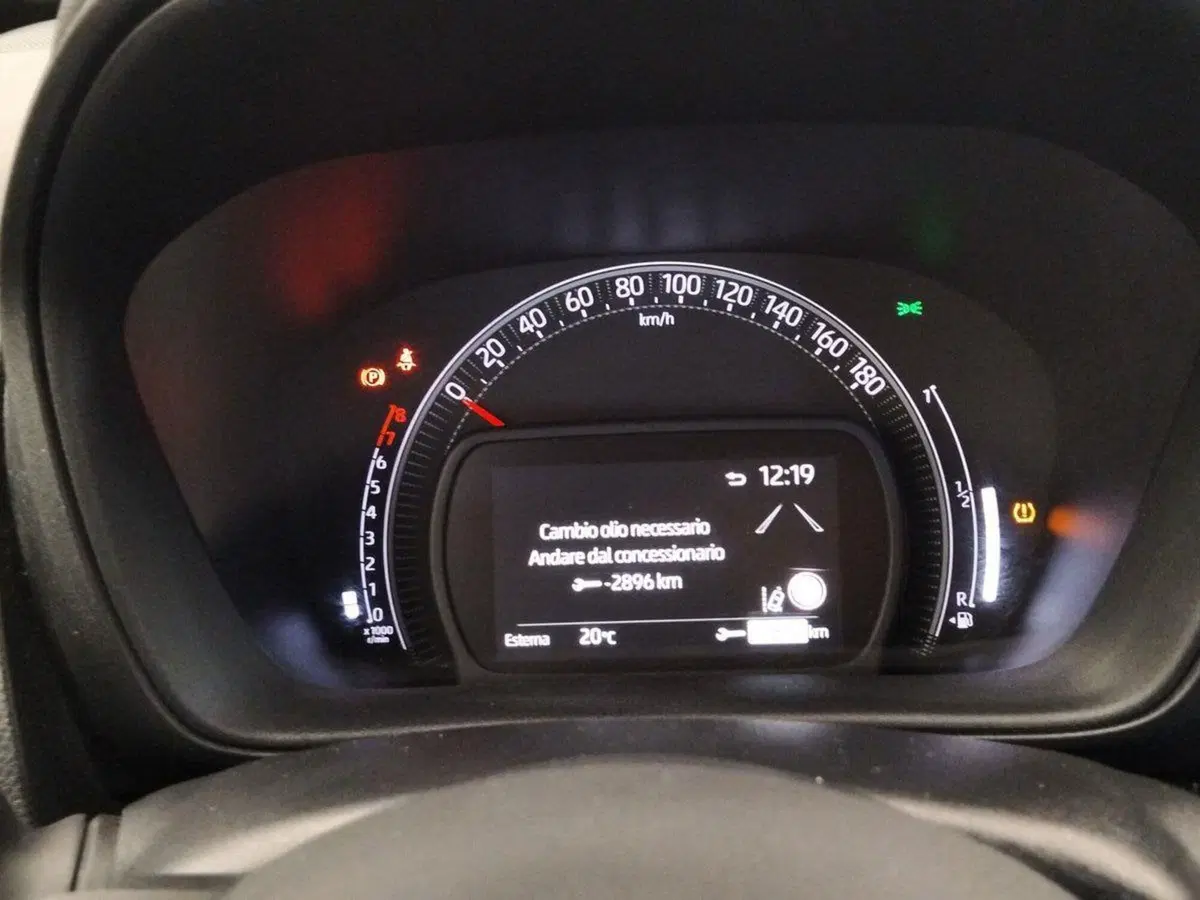 Toyota Aygo X usata a Roma (9)