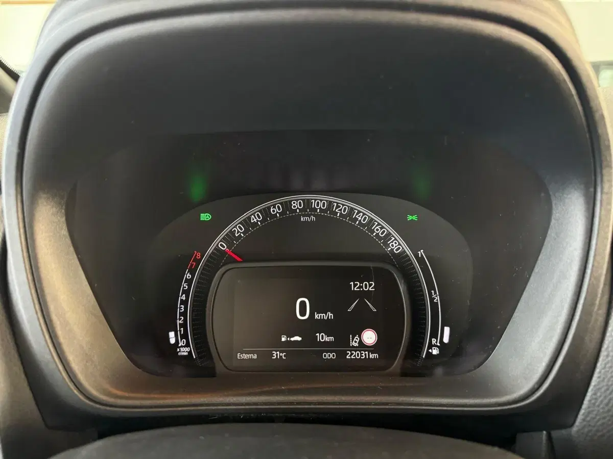 Toyota Aygo X usata a Modena (9)