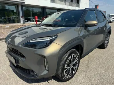 Toyota Yaris Cross 1.5 Hybrid 5p. E-CVT Lounge del 2023 usata a Modena