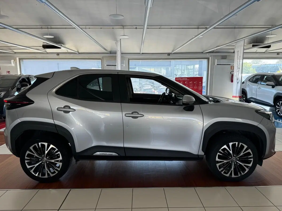 Toyota Yaris Cross usata a Modena (5)