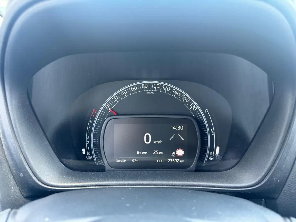 Toyota Aygo X usata a Modena (10)