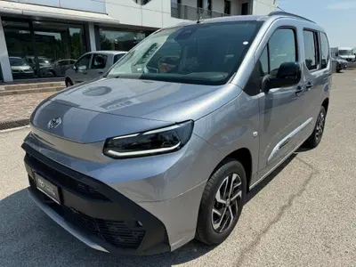 Toyota Proace City Verso City Verso 1.5D 130cv S&S mt6 L1 D Executive nuova a Modena