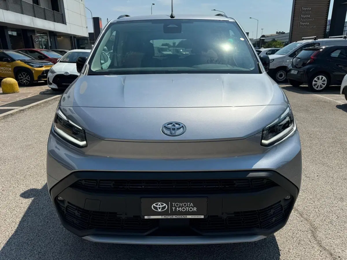 Toyota Proace City Verso nuova a Modena (2)