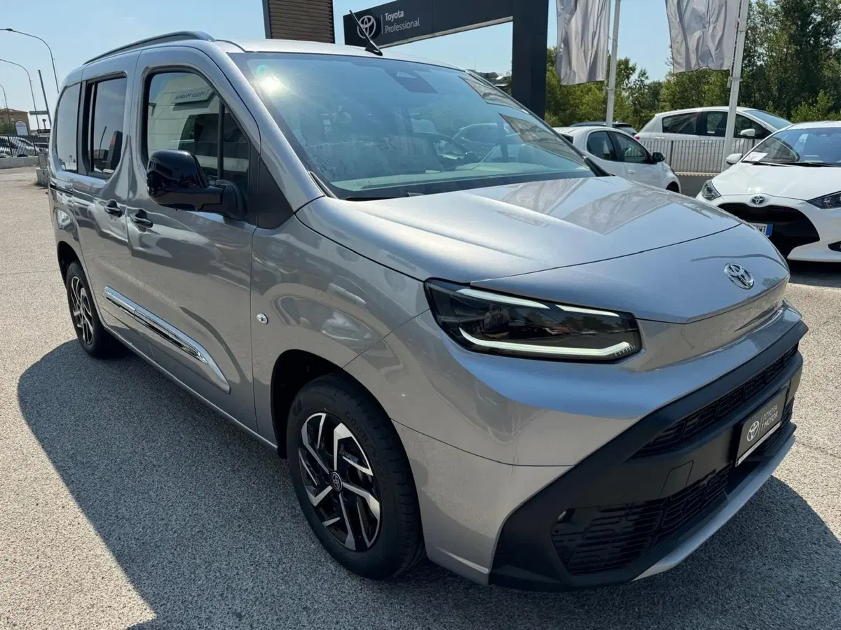 Toyota Proace City Verso nuova a Modena (3)