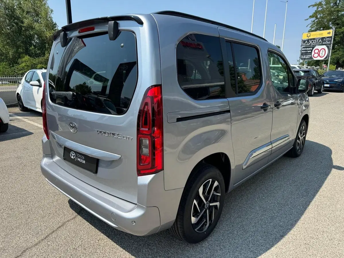 Toyota Proace City Verso nuova a Modena (5)