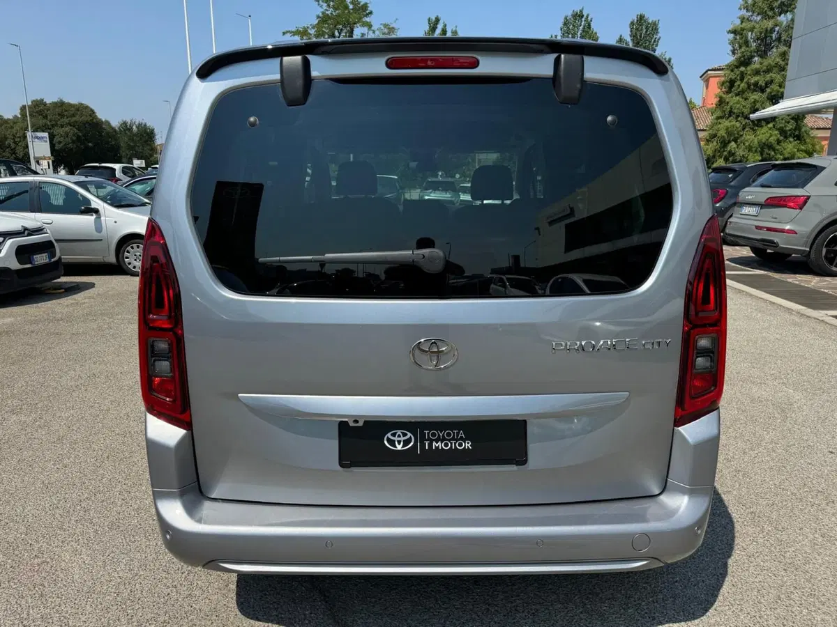 Toyota Proace City Verso nuova a Modena (6)