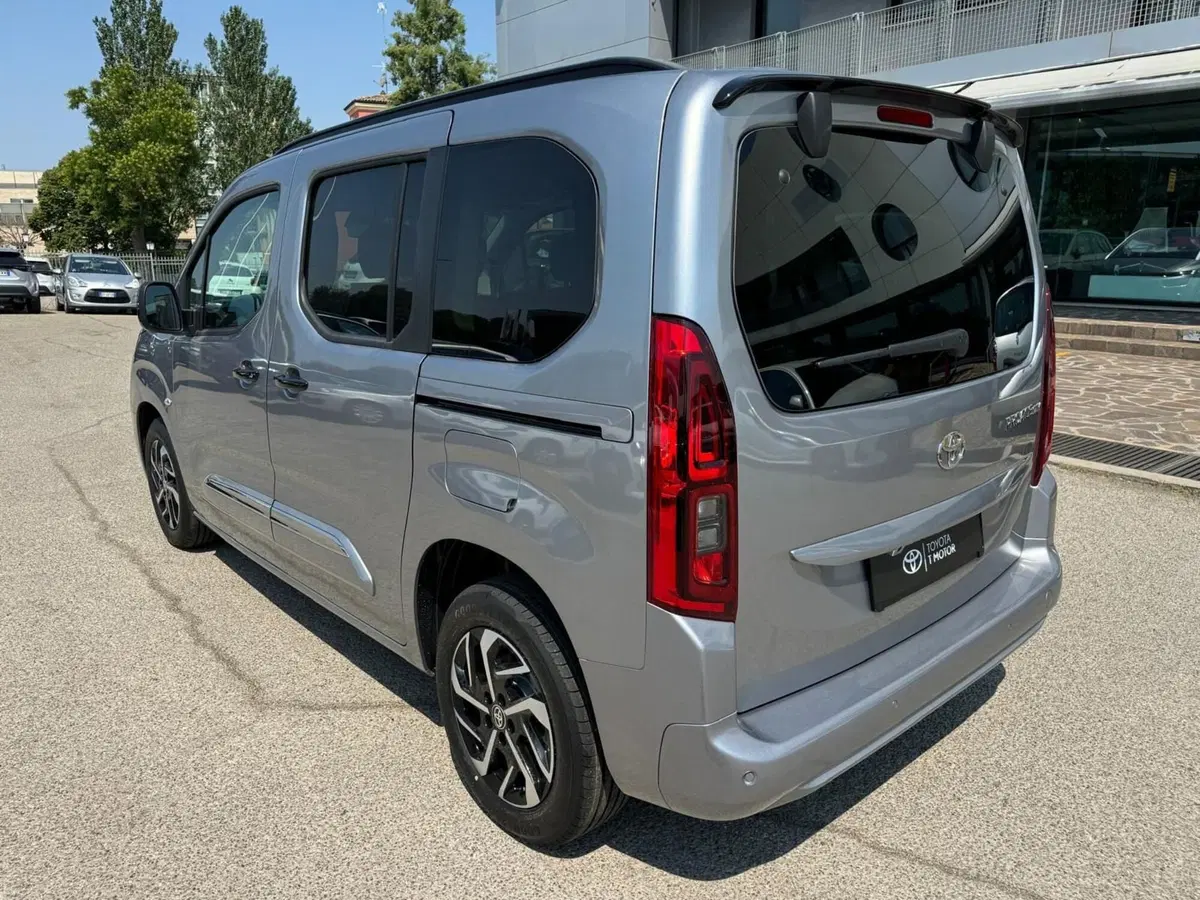 Toyota Proace City Verso nuova a Modena (7)