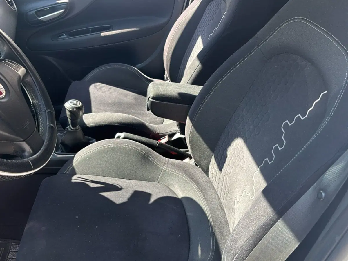 Fiat Punto usata a Bologna (7)