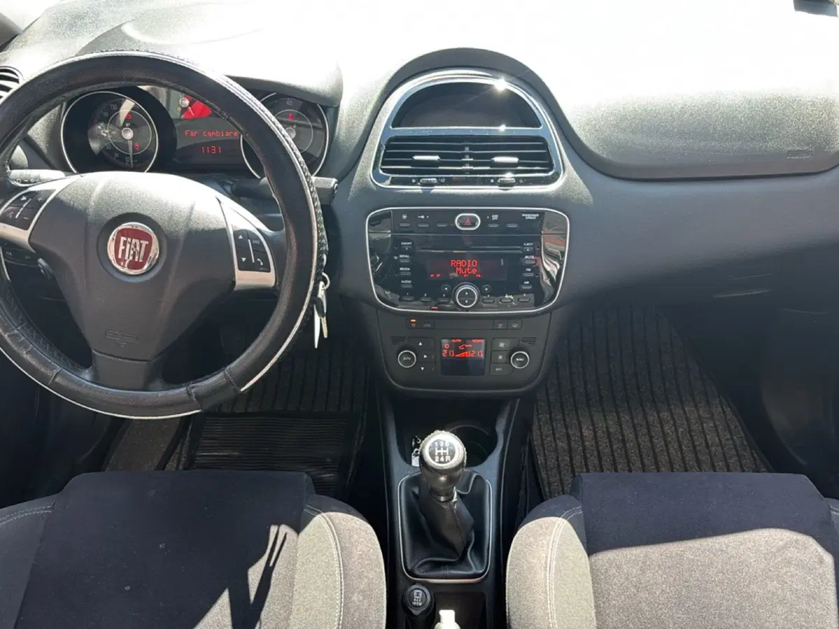 Fiat Punto usata a Bologna (9)