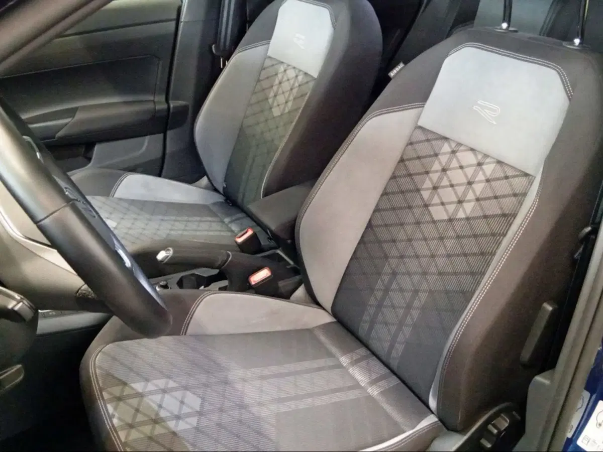 Volkswagen Taigo usata a Livorno (10)