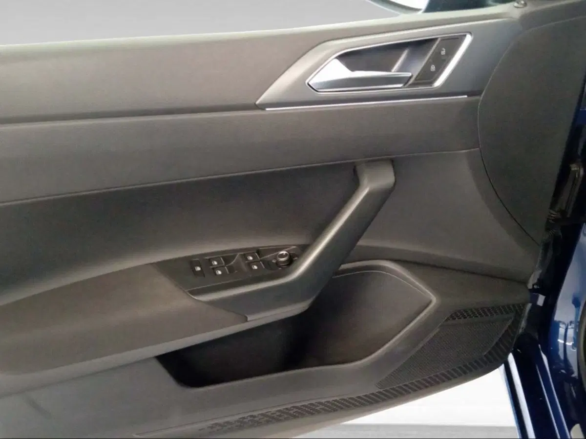 Volkswagen Taigo usata a Livorno (15)