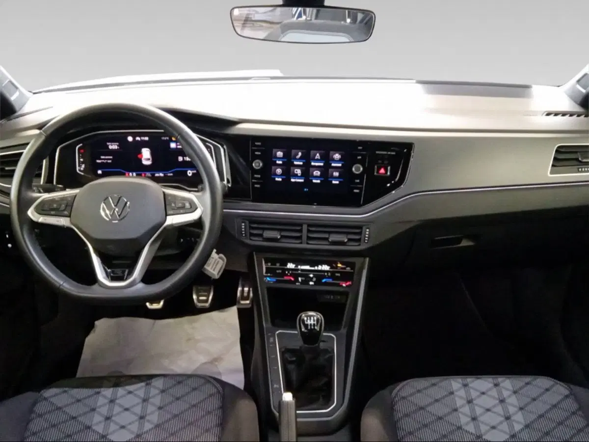 Volkswagen Taigo usata a Livorno (9)