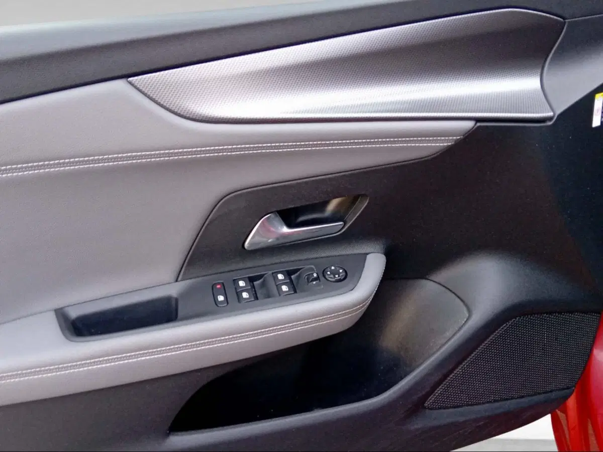 Opel Mokka usata a Pisa (17)