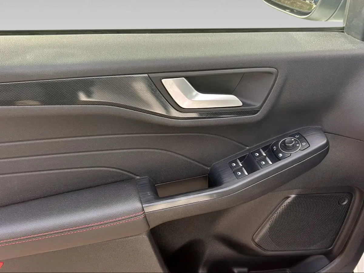 Ford Kuga usata a Pisa (17)