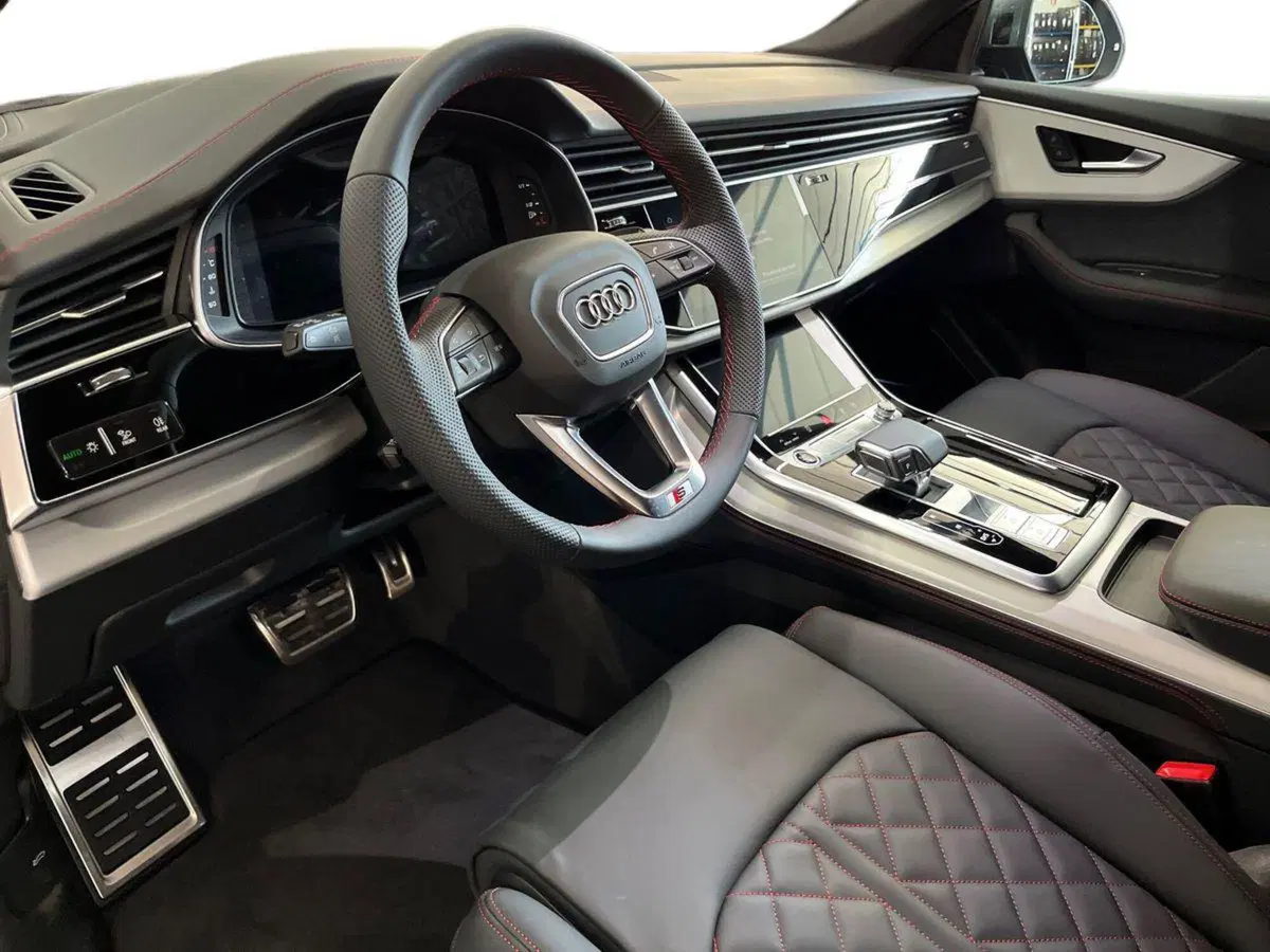 Audi Q8 nuova a Bari (10)