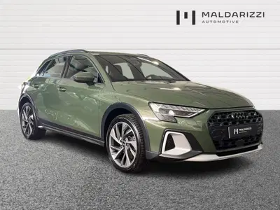 Audi A3 allstreet 2.0 tdi Identity Contrast 150cv s-tronic nuova a Bari