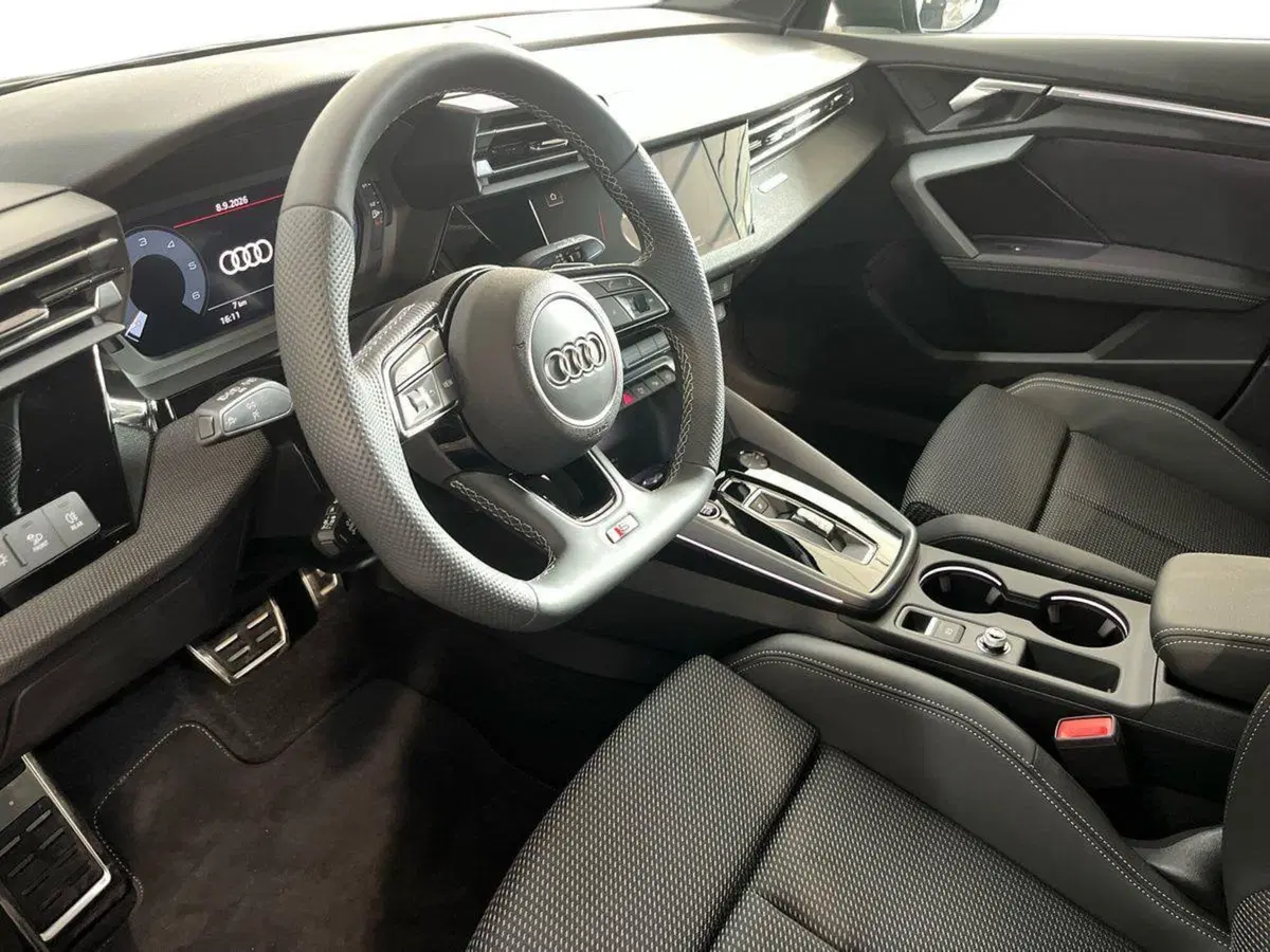 Audi A3 allstreet nuova a Bari (10)