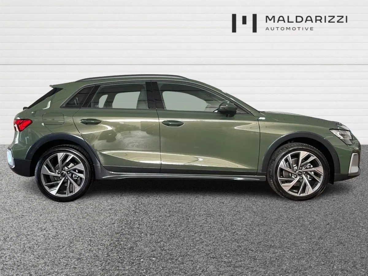 Audi A3 allstreet nuova a Bari (5)