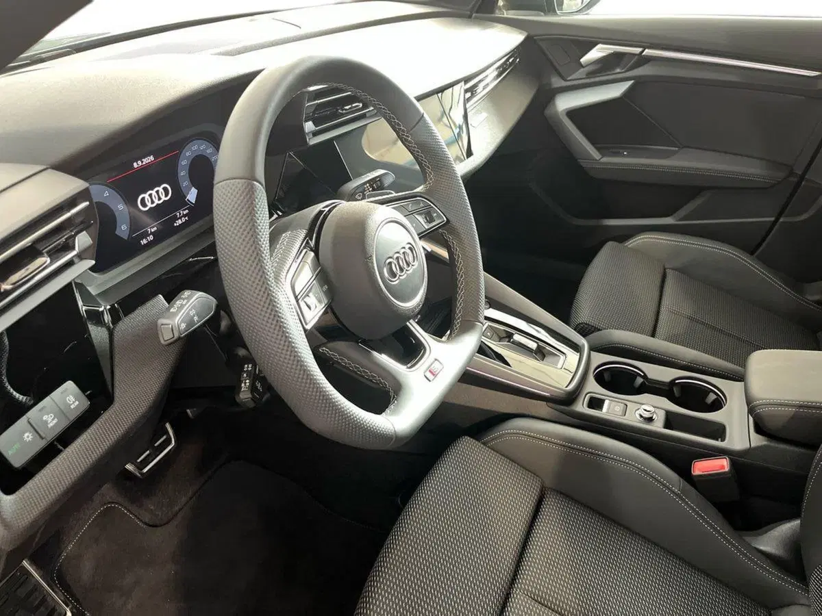 Audi A3 allstreet nuova a Bari (7)