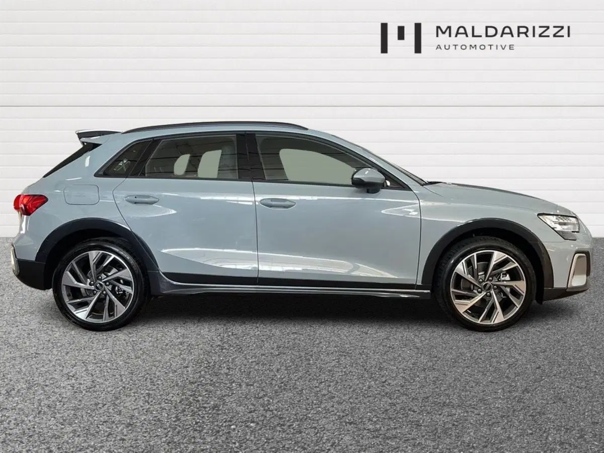 Audi A3 allstreet nuova a Bari (5)