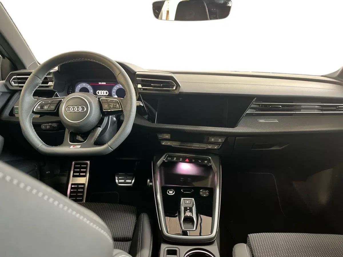 Audi A3 allstreet nuova a Bari (8)