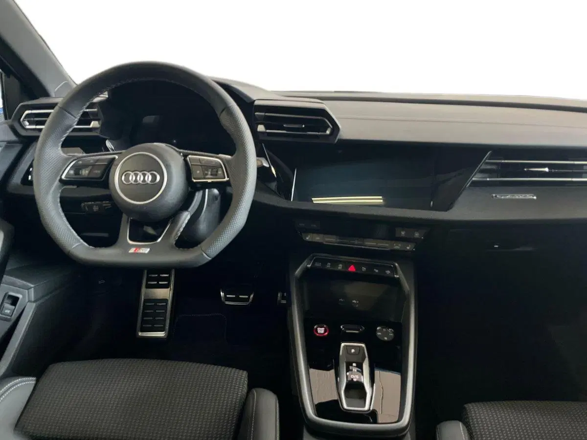 Audi A3 Sportback nuova a Bari (8)