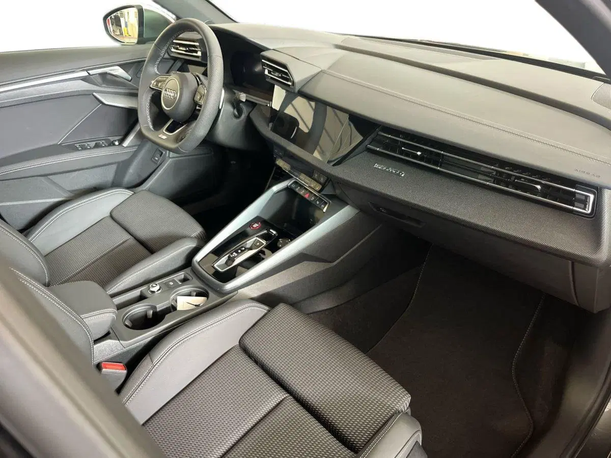 Audi A3 Sportback nuova a Bari (9)
