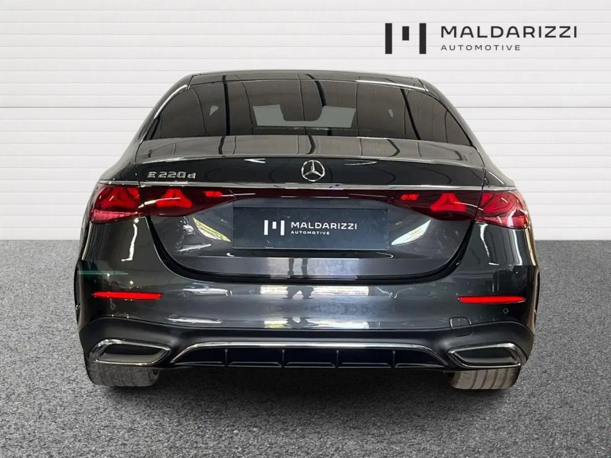 Mercedes-Benz Classe E usata a Bari (3)