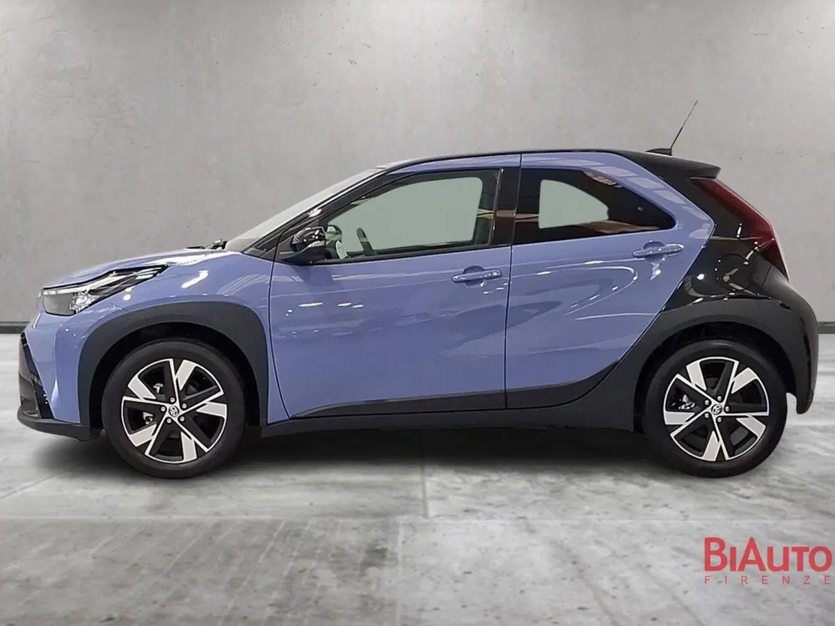 Toyota Aygo X nuova a Firenze (2)