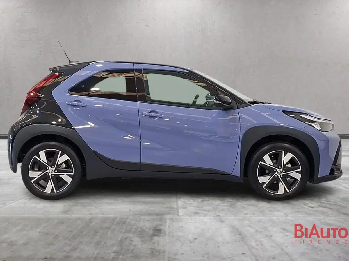 Toyota Aygo X nuova a Firenze (3)