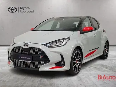 Toyota Yaris Cross 1.5h GR Sport Black Sky fwd 116cv e-cvt del 2023 usata a Sesto Fiorentino