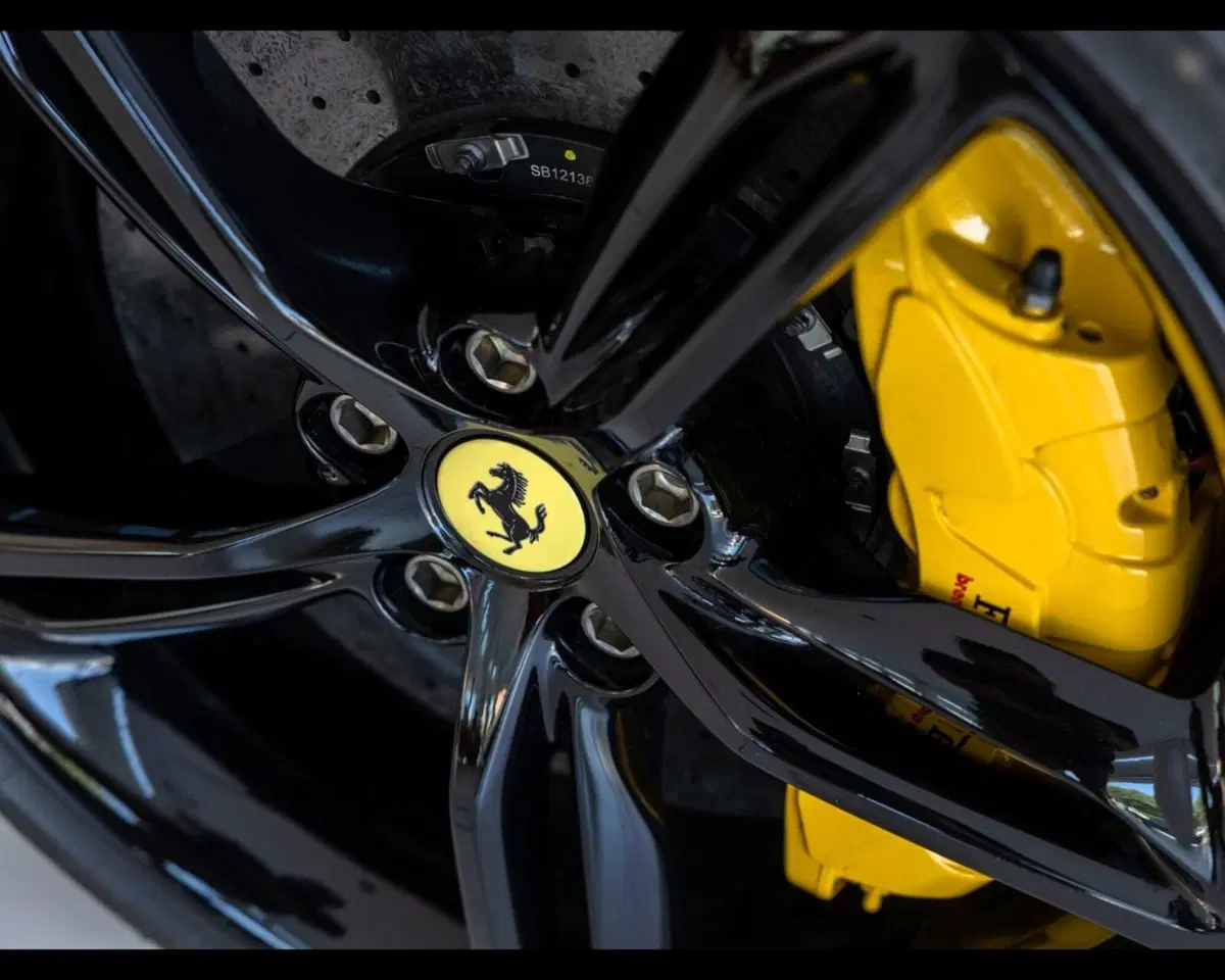 Ferrari 296 Spider usata a Padova (12)
