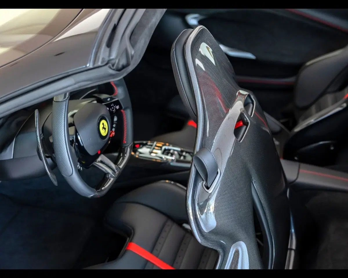 Ferrari 296 Spider usata a Padova (16)