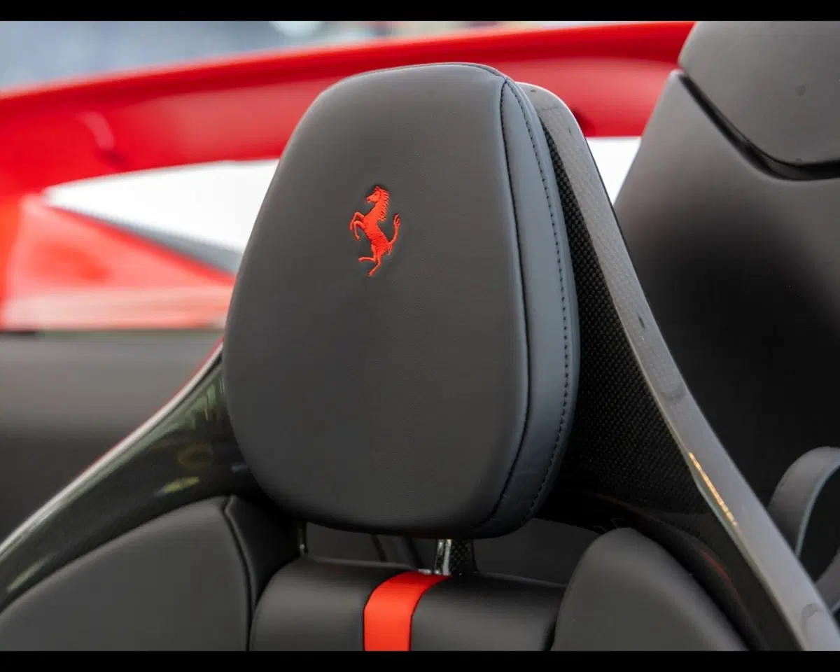 Ferrari 296 Spider usata a Padova (17)