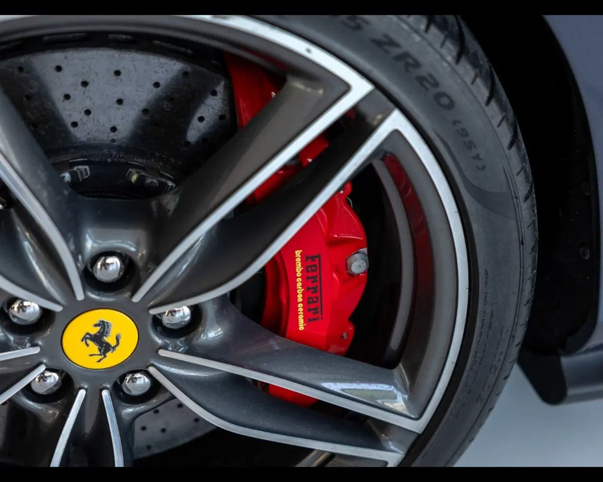 Ferrari Roma Spider usata a Padova (12)