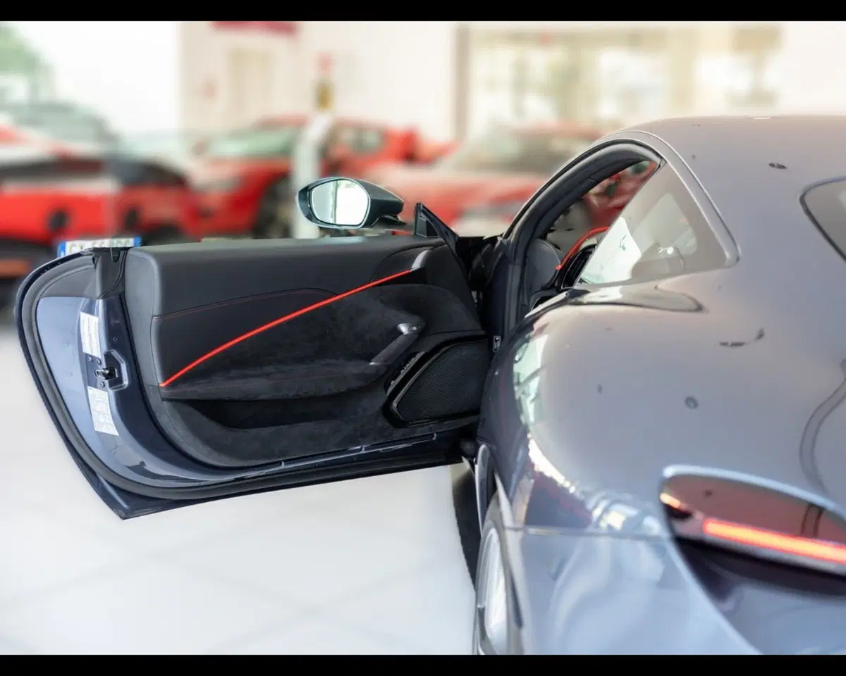 Ferrari Roma Spider usata a Padova (13)