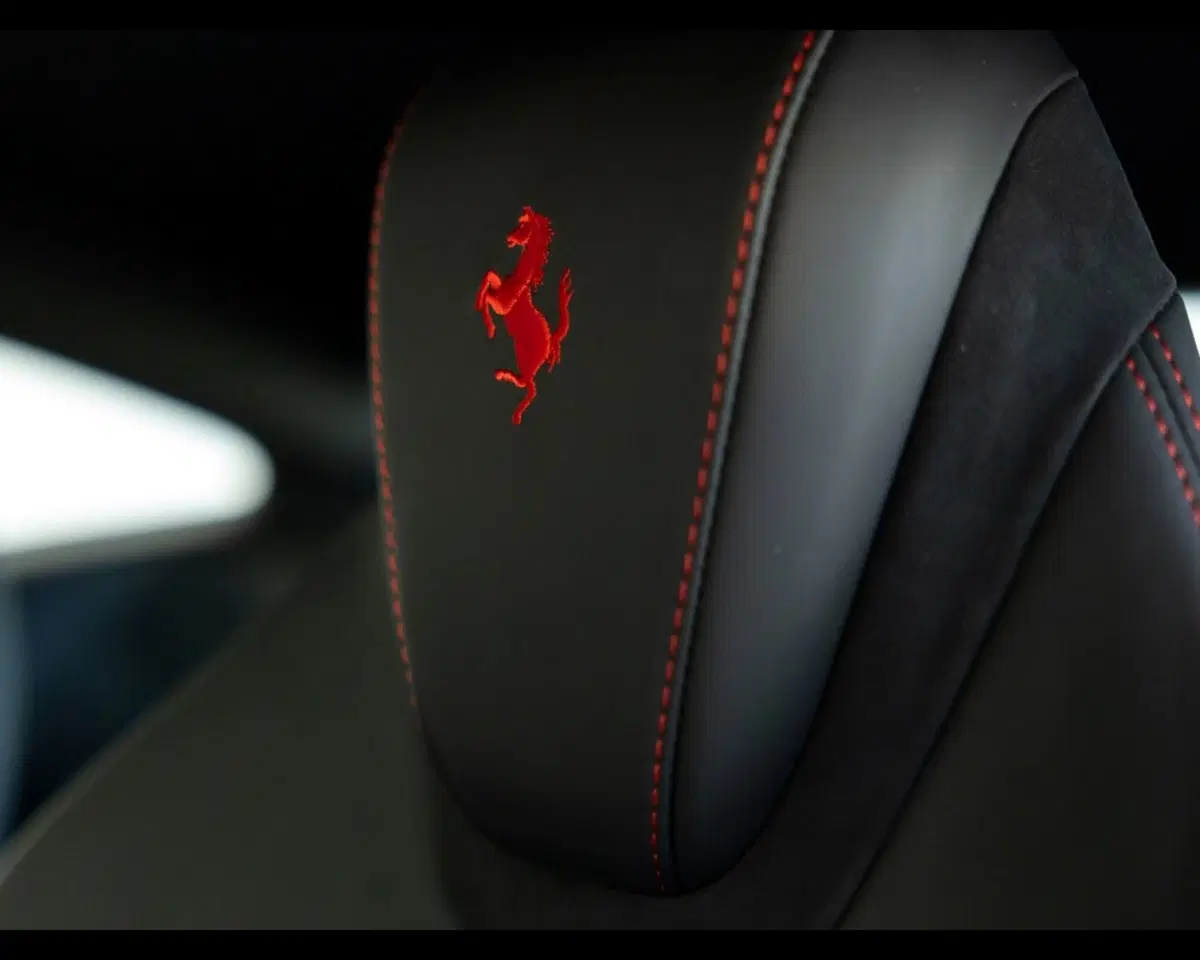 Ferrari Roma Spider usata a Padova (18)