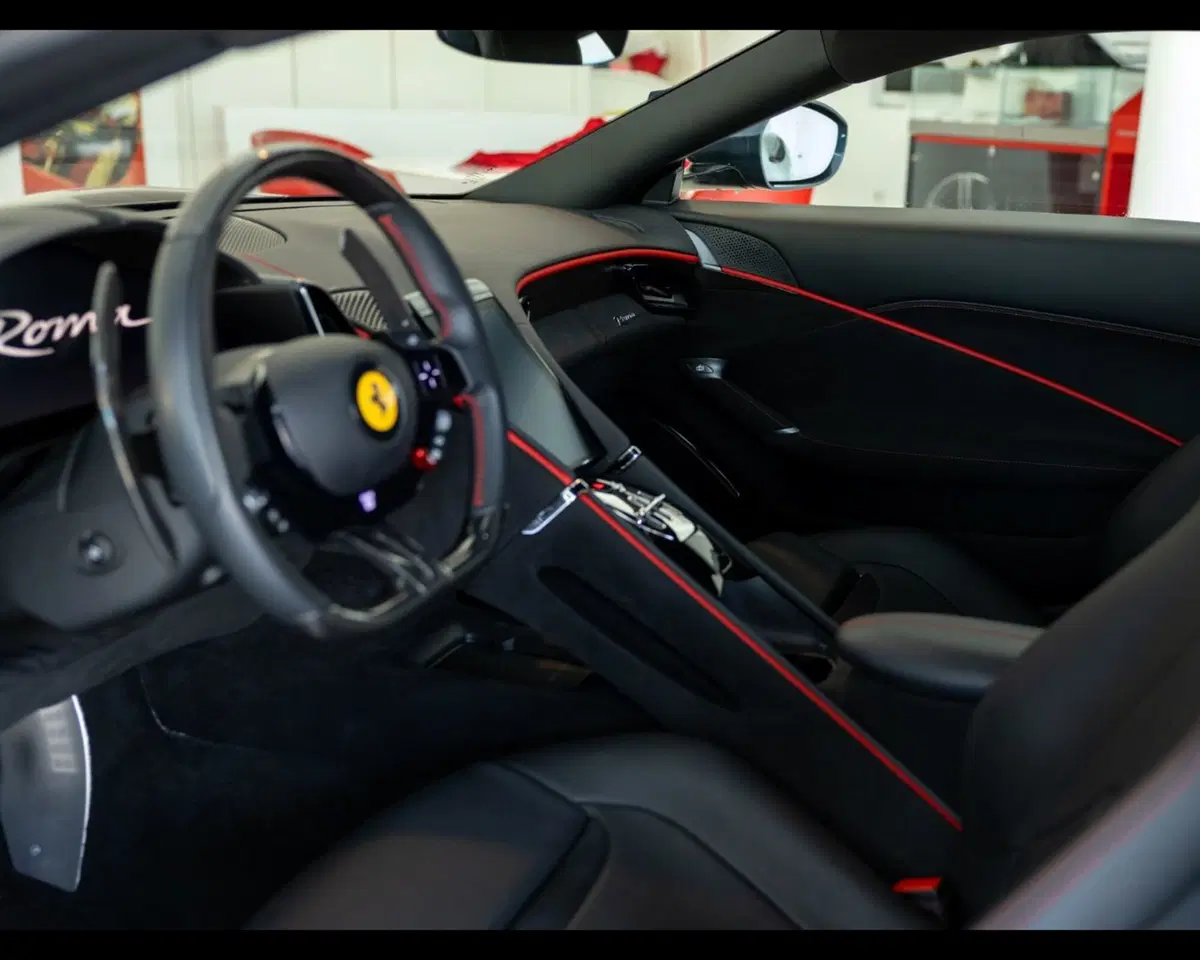 Ferrari Roma Spider usata a Padova (5)